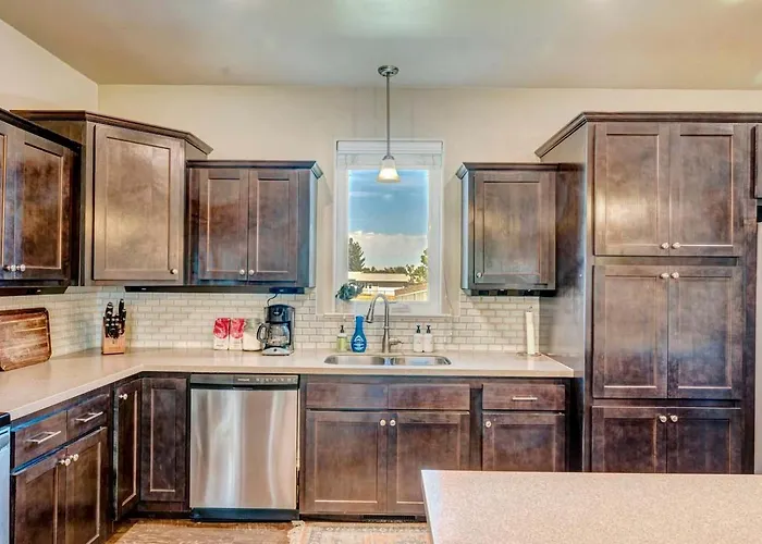 Lovely Luminous Barn With Spectacular Landscape Views In Wyoming Sheridan